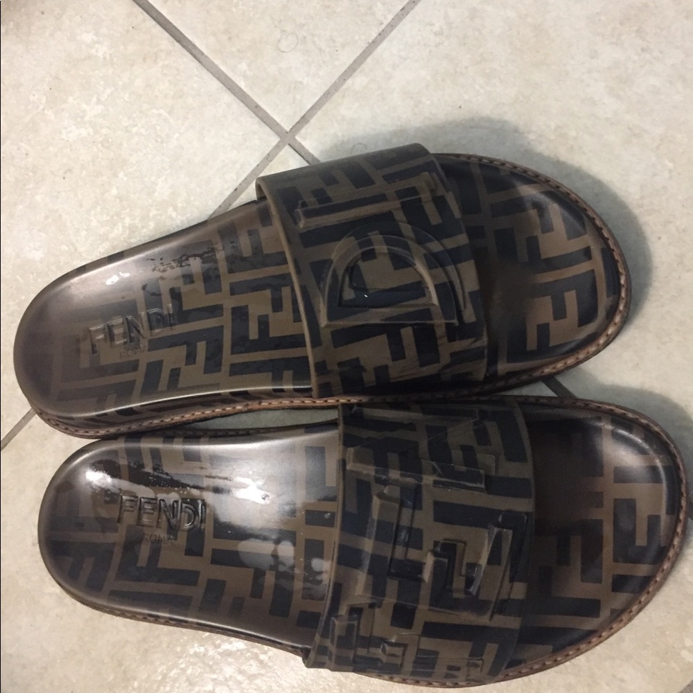 Men Authentic Fendi slides